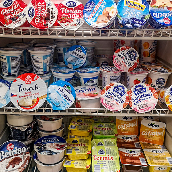 Jogurty, mléčné výrobky